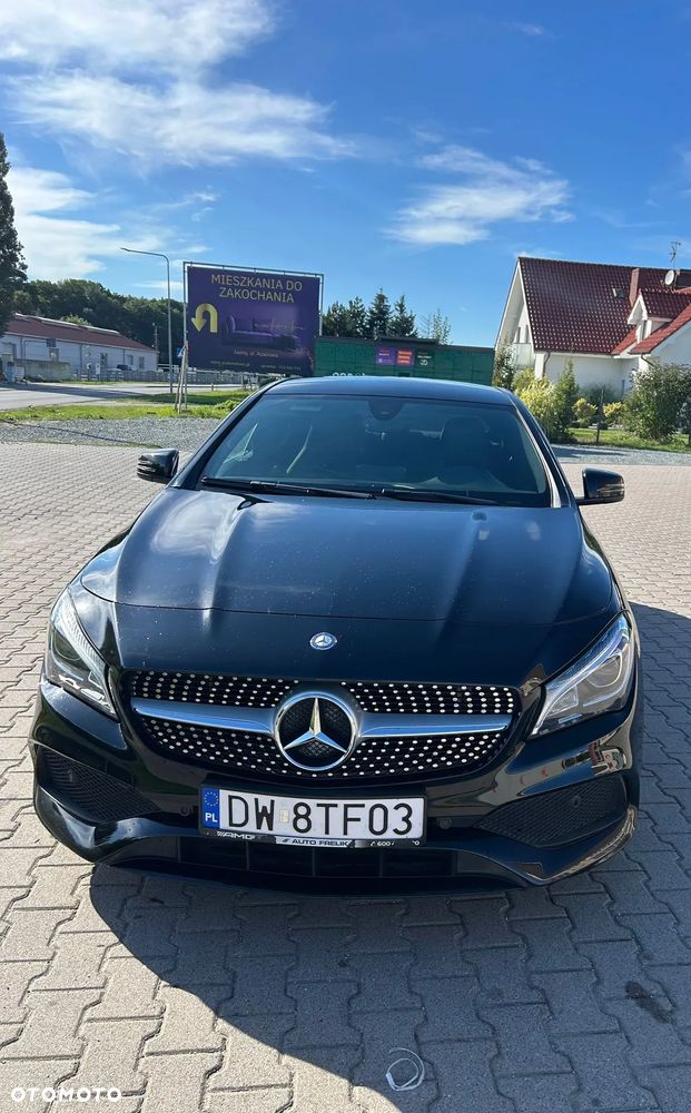 Mercedes-Benz CLA 200 7G-DCT Urban - 3