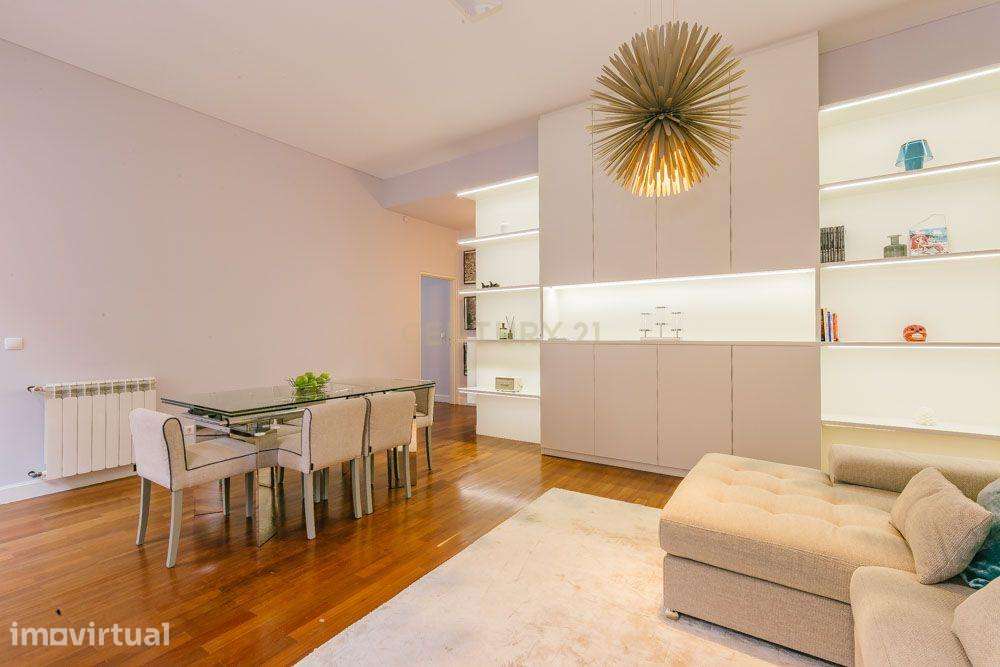 Apartamento Moderno T2 com Elevador e Varanda, na Misericórdia - Grande imagem: 5/57