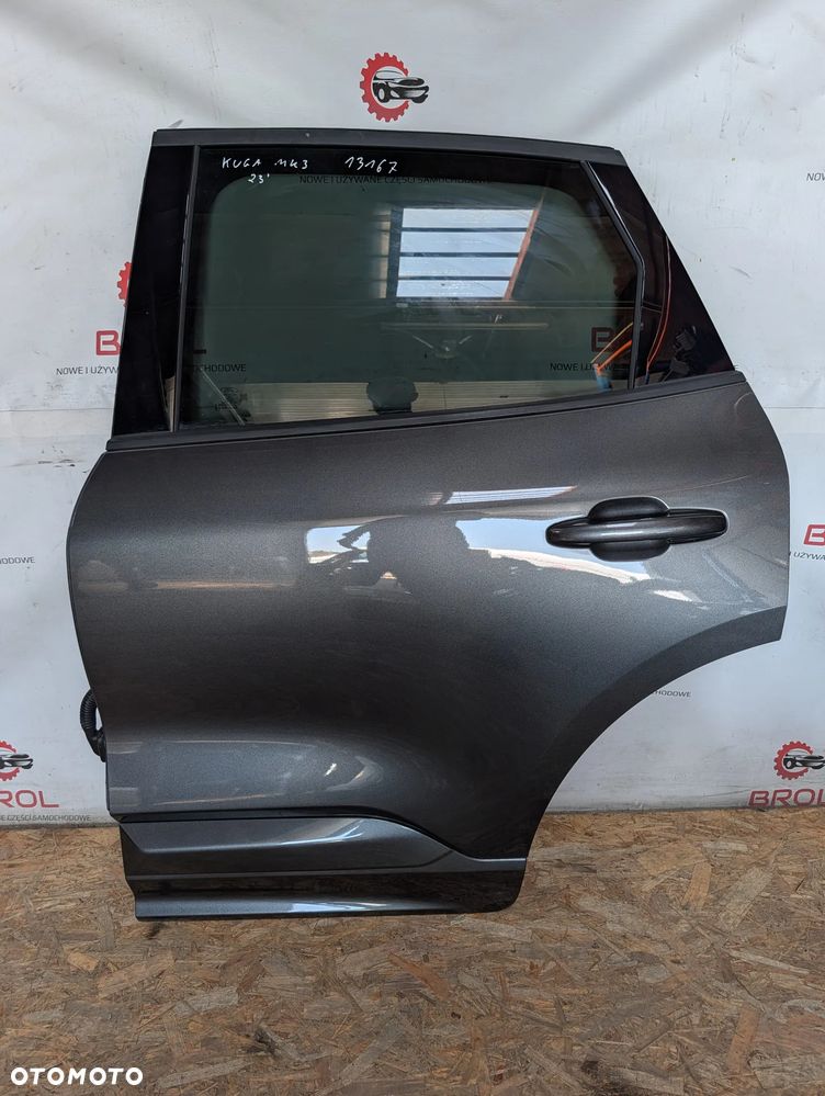DRZWI TYLNE LEWE FORD KUGA MK3 23' 19-23 MAGNETIC GREY