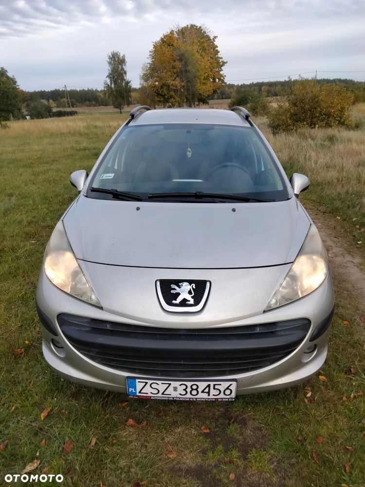 Peugeot 207 2008 photo 3