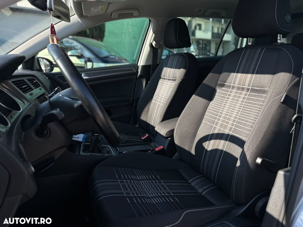 Volkswagen Golf 1.6 TDI BlueMotion Technology Lounge - 25