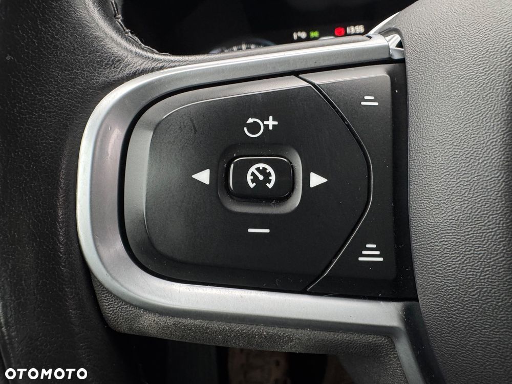 Volvo XC 60 D3 Momentum Pro - 35