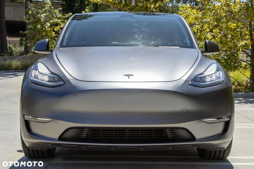 Tesla Model Y Long Range Dual Motor AWD - 3