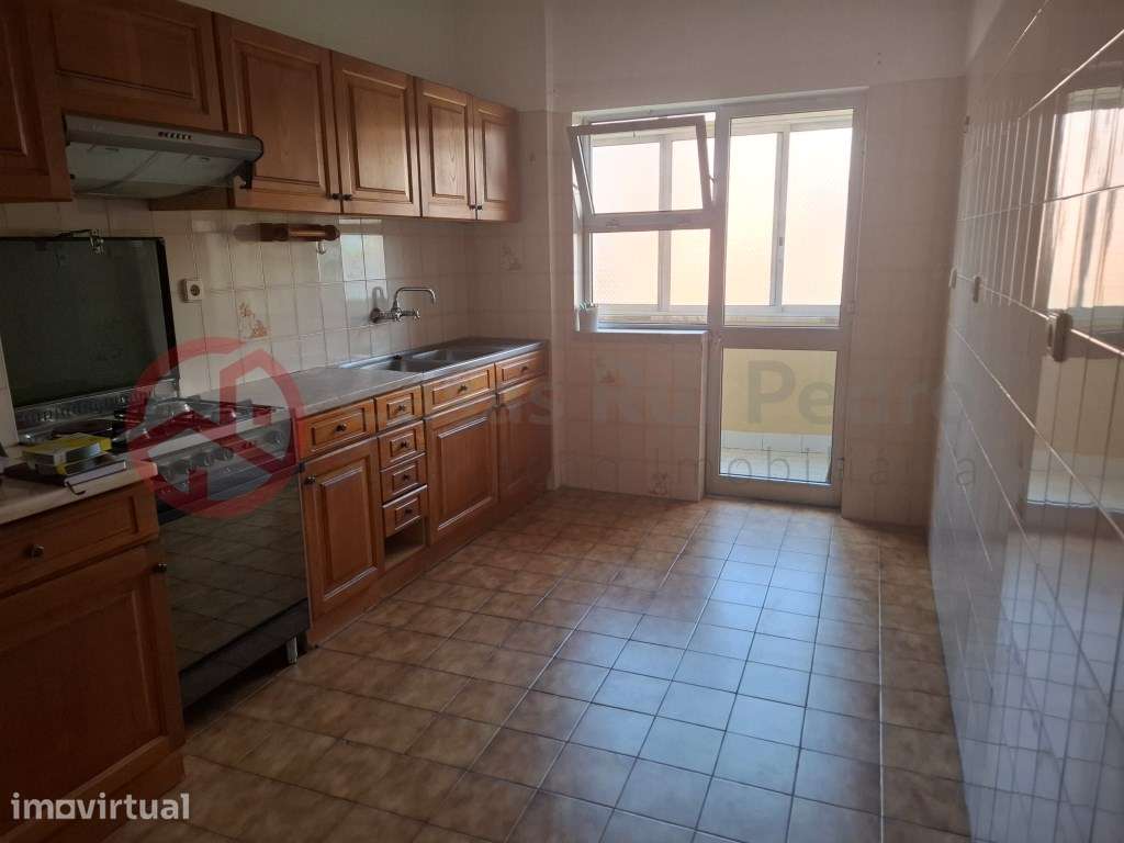 Apartamento T2 para arrendamento na Rua Francisco Andrade, Almada - Grande imagem: 5/13