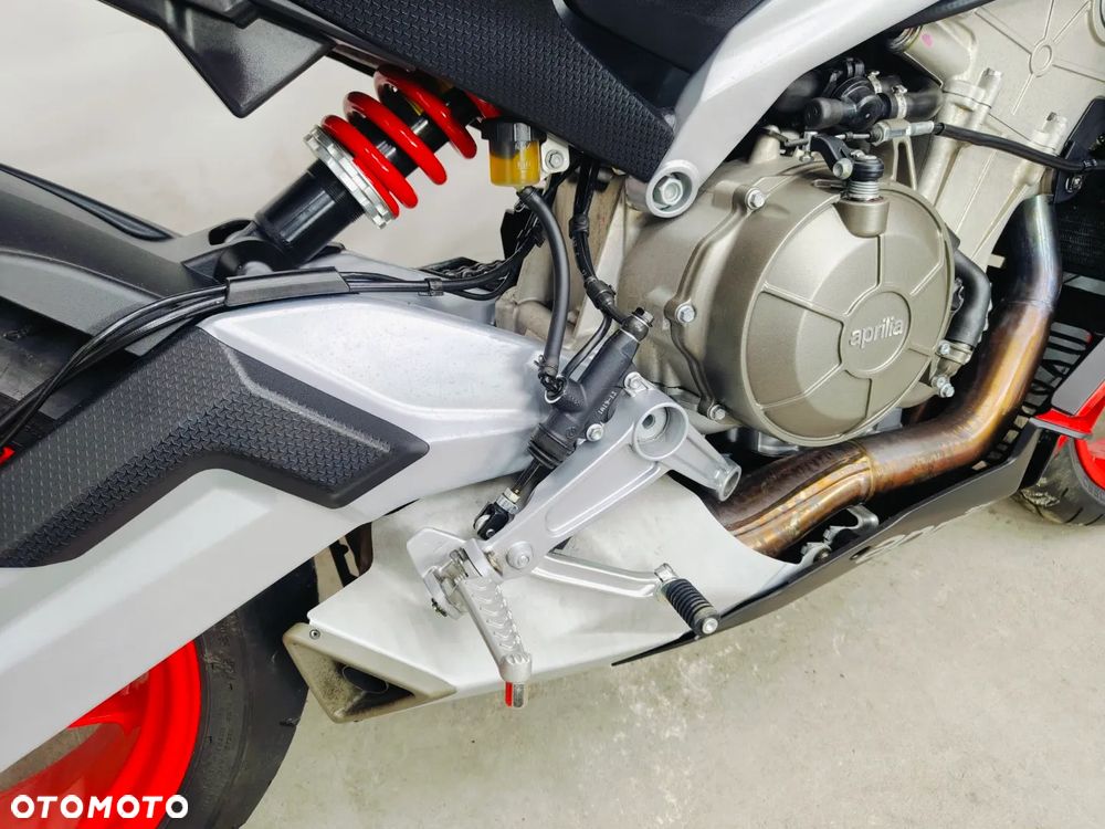 Aprilia Tuono - 8