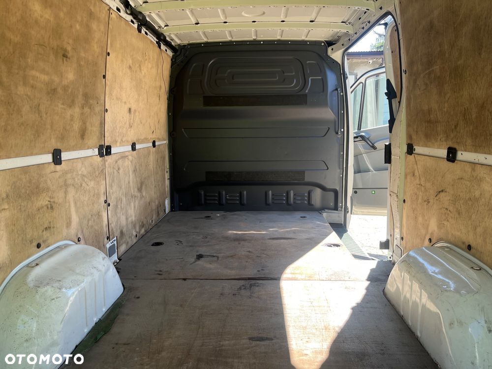 Volkswagen Crafter - 10