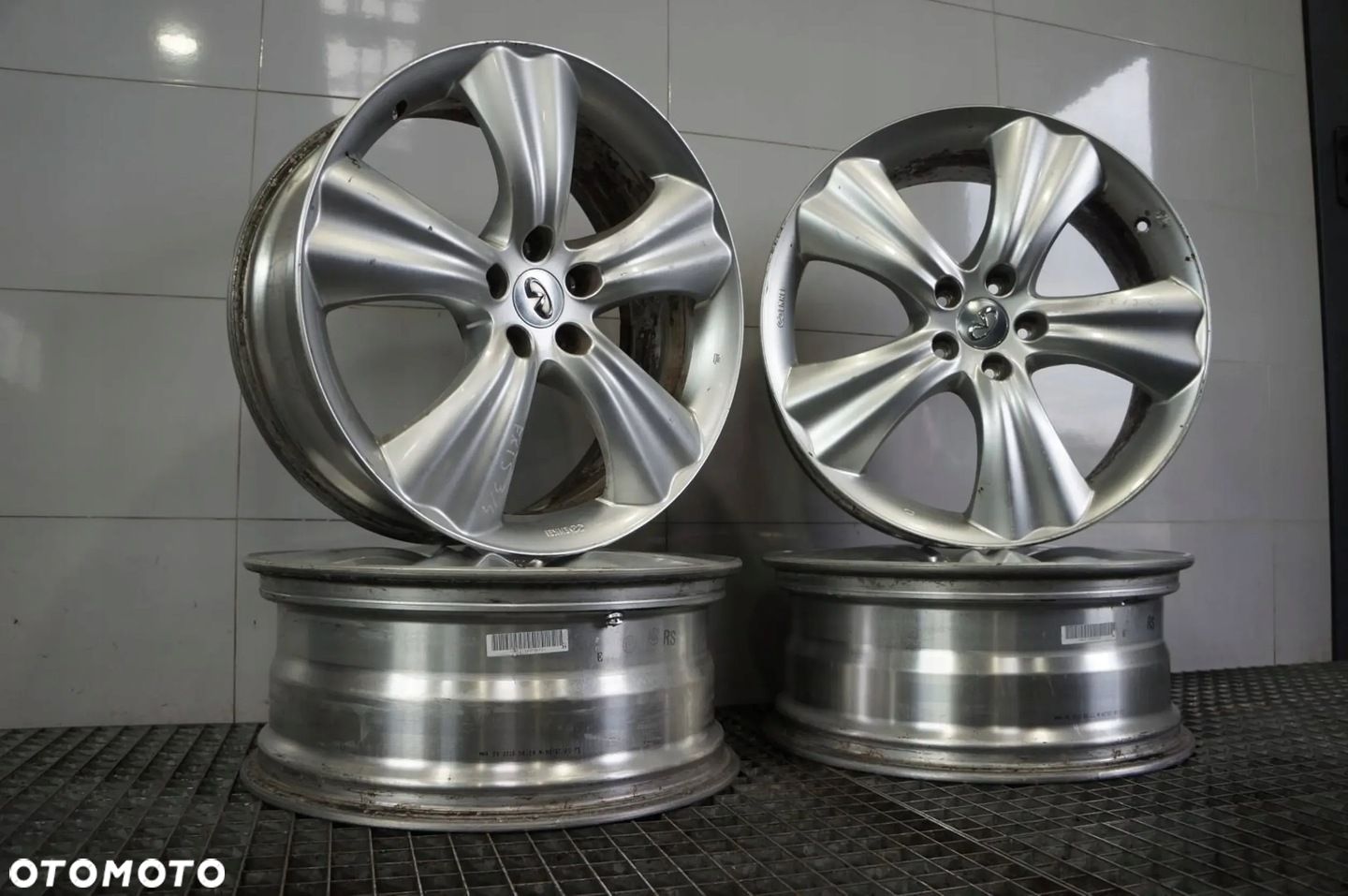 FELGI ALUMINIOWE ALUFELGI KOŁA FELGI R20 20 5X114.3 INFINITI QX FX 30 - 1