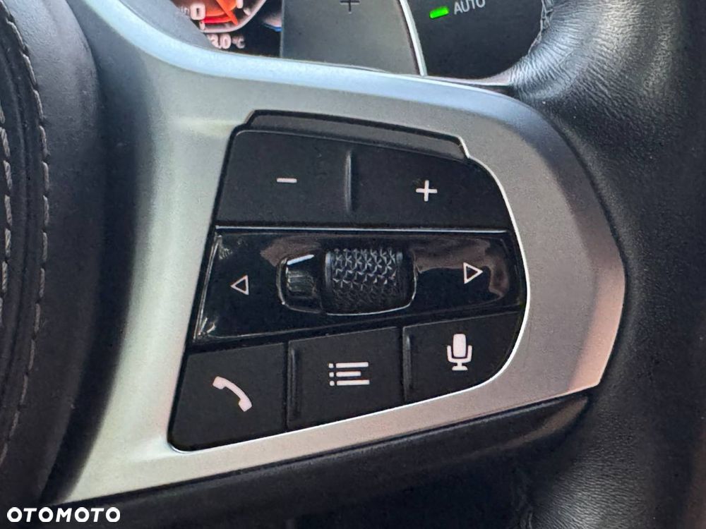 BMW Seria 8 - 21