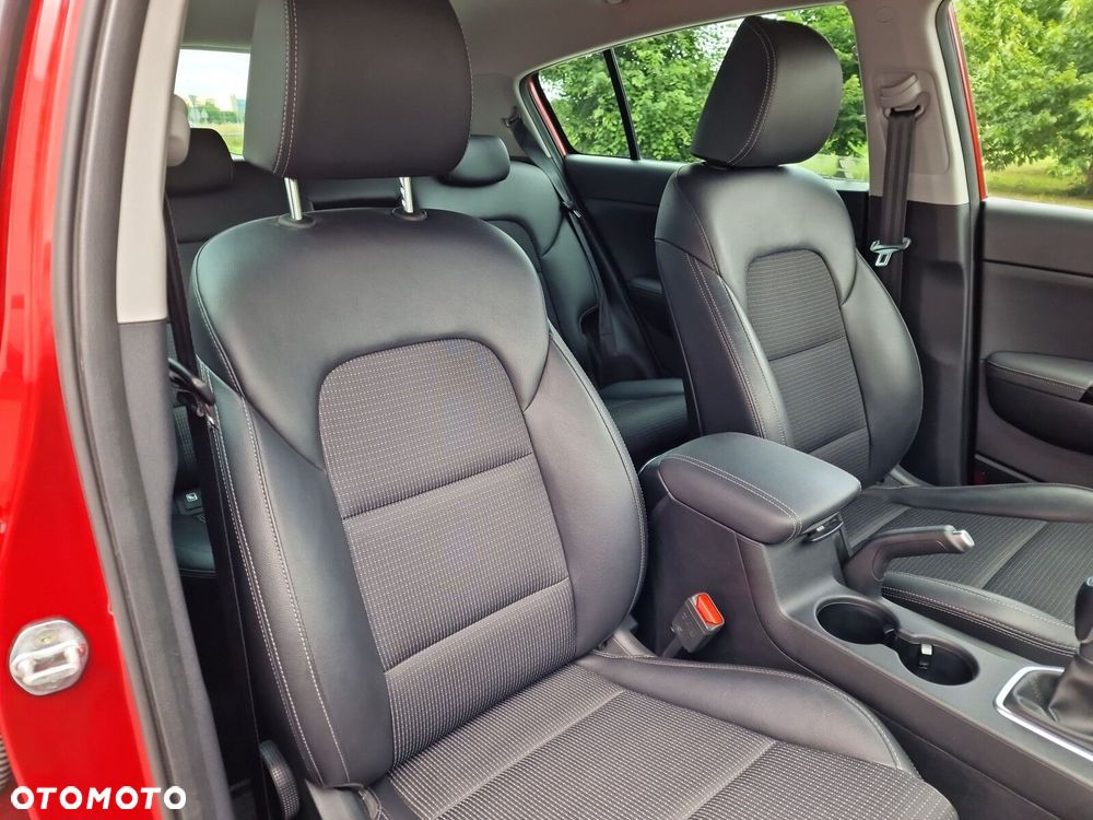Kia Sportage 1.6 GDI Black Edition 2WD - 16