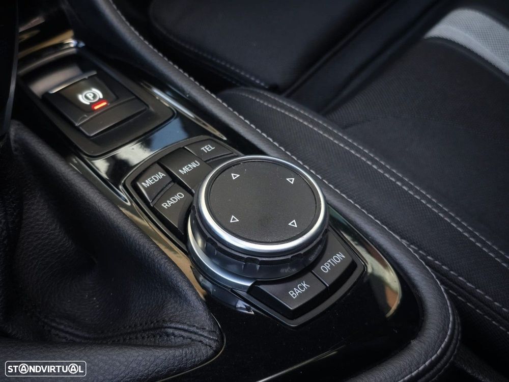 BMW 216 Active Tourer d Line Sport - 25