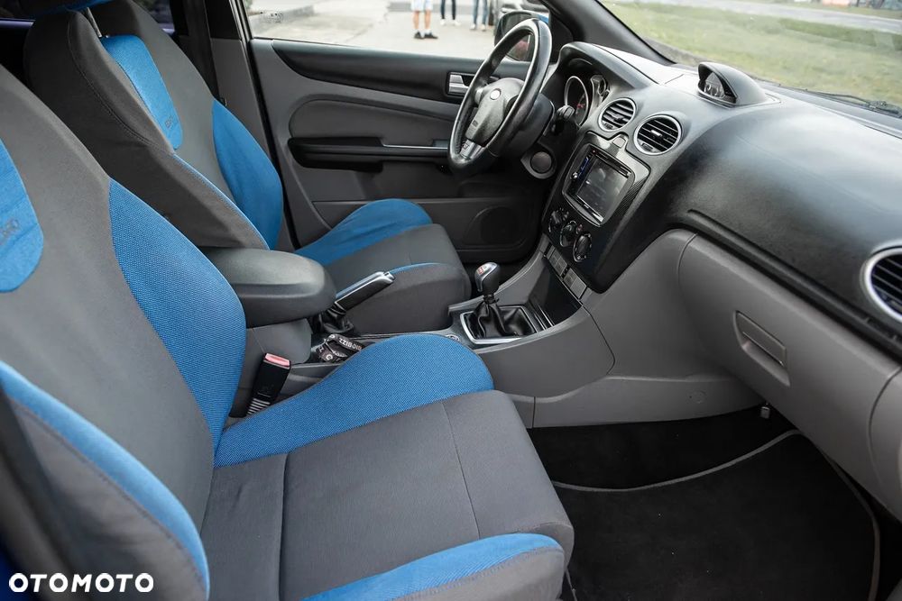 Ford Focus 2.5 ST - 28