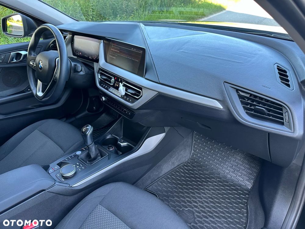BMW Seria 1 118i - 22