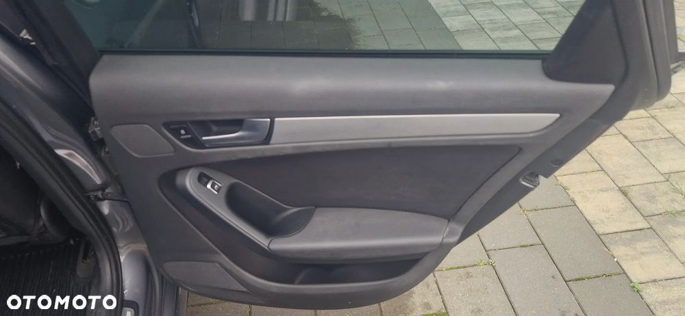 Audi A4 Limousine - 9