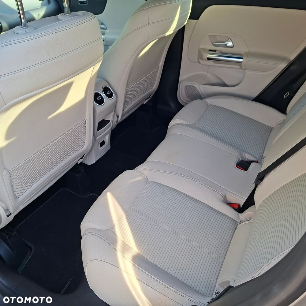 Mercedes-Benz GLA 200 Style - 25