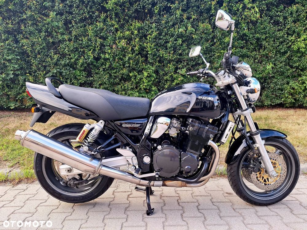 Suzuki GSX - 2