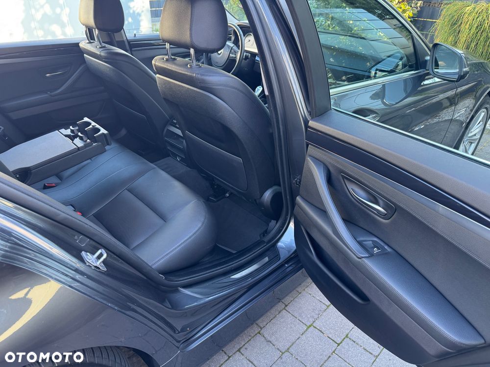 BMW Seria 5 520d Sport Line sport - 33