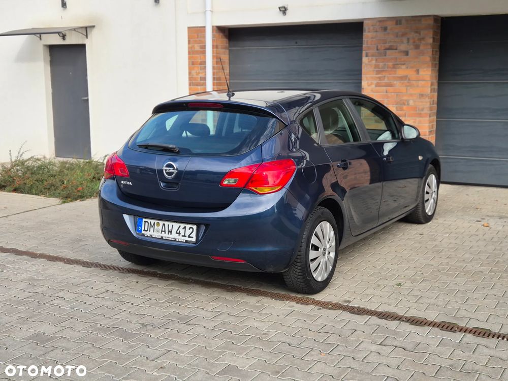 Opel Astra 1.6 Design Edition - 9