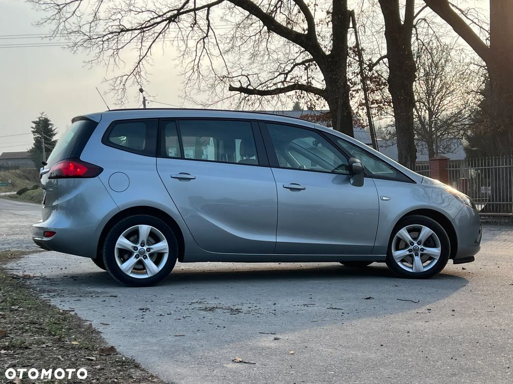 Opel Zafira Tourer 1.6 SIDI Turbo ecoFLEX Start/Stop Active - 2