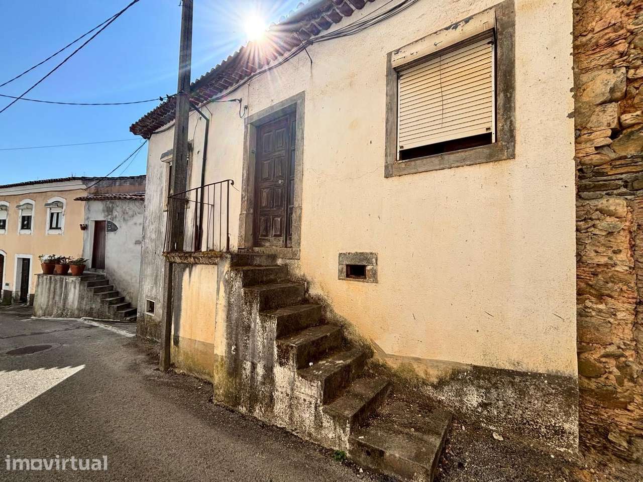 Moradia T2 para Reabilitar em Miranda do Corvo - Grande imagem: 2/14