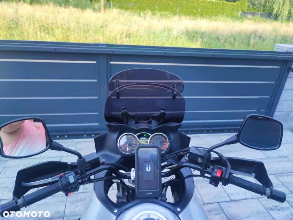 Suzuki V-STROM - 11