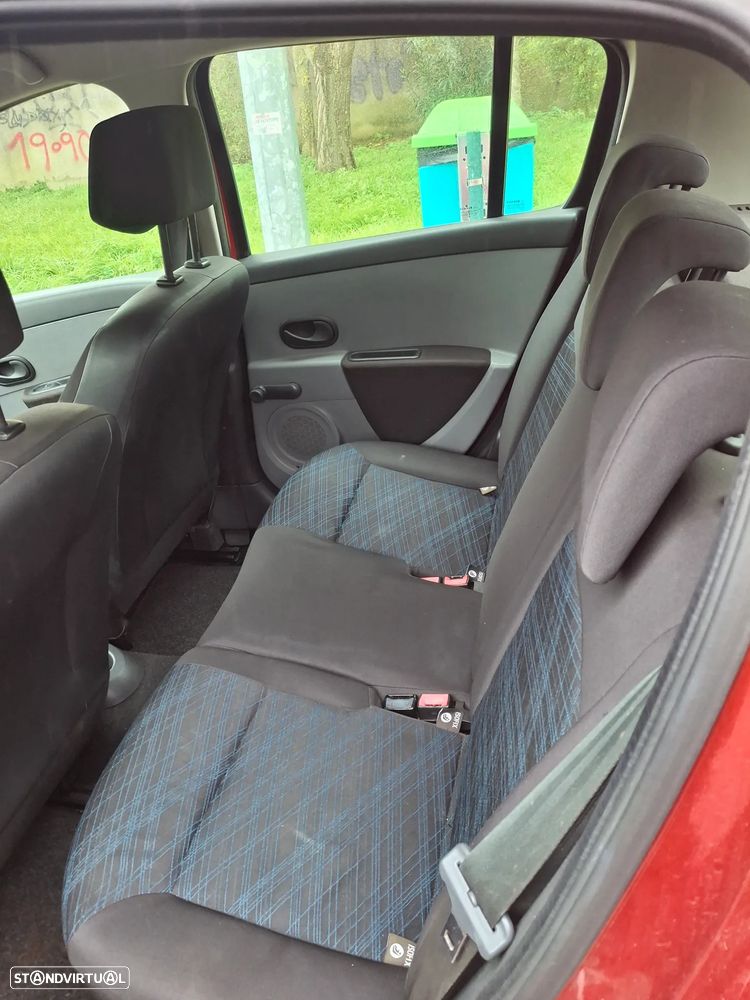 Renault Clio 1.5 dCi Dynamique - 10