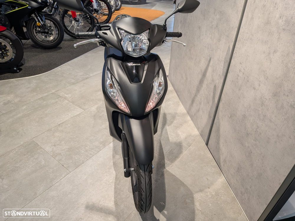 Honda Vision - 2