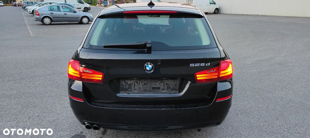 BMW Seria 5 525d Luxury Line - 14