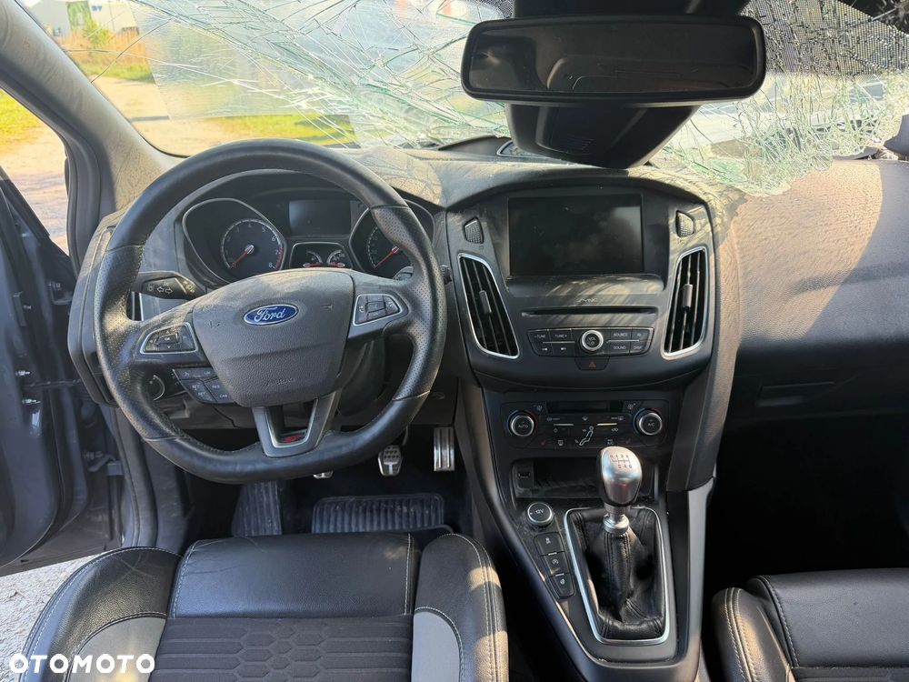 Ford Focus 2.0 EcoBoost ST - 8
