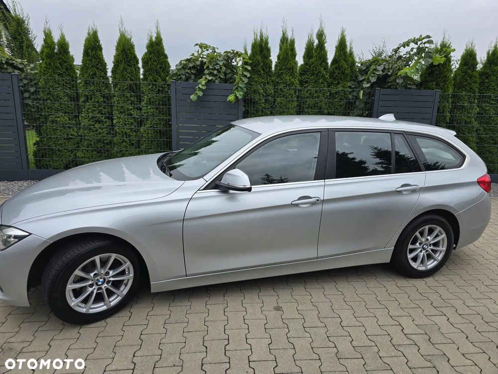 BMW Seria 3 318d - 16