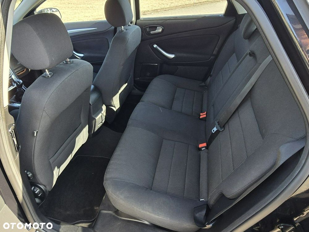 Ford Mondeo - 16