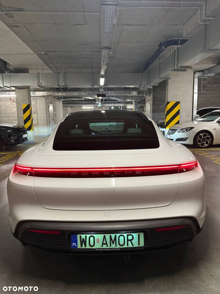 Porsche Taycan - 4