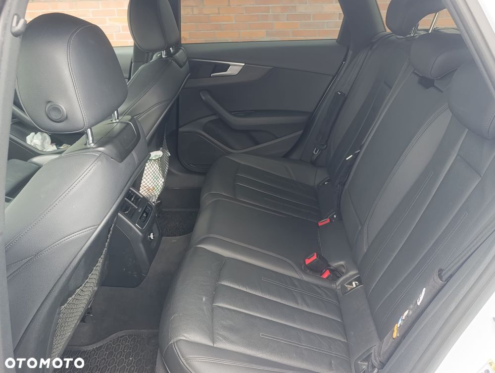 Audi A4 Avant 35 TDI Sport S tronic - 32