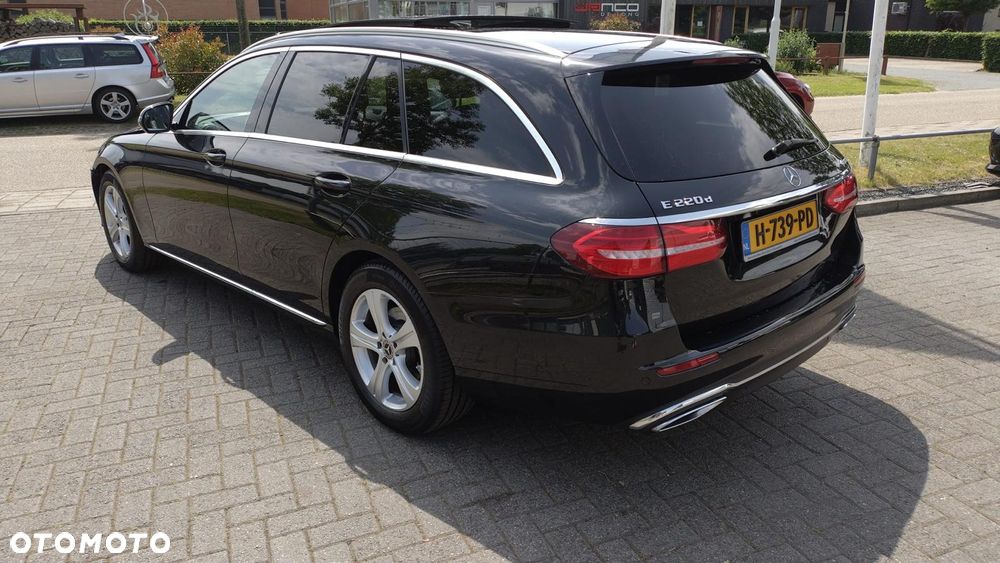 Mercedes-Benz Klasa E 220 d 4Matic 9G-TRONIC Exclusive - 5