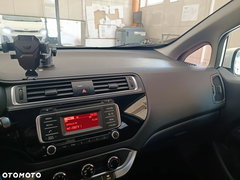 Kia Rio 1.2 Attract - 17