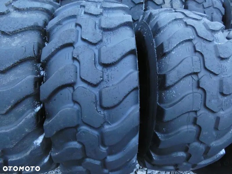 Opony do ładowarki 405/70 R18 Prawie nowe dunlop mitas - 15