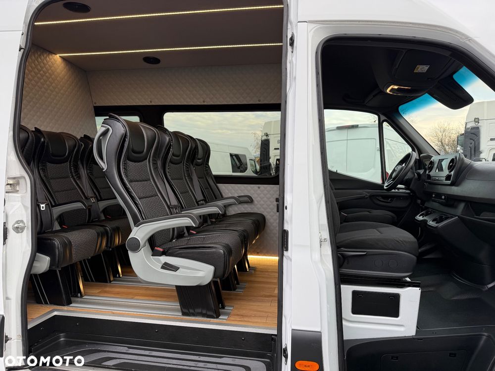 Mercedes-Benz Sprinter - 11