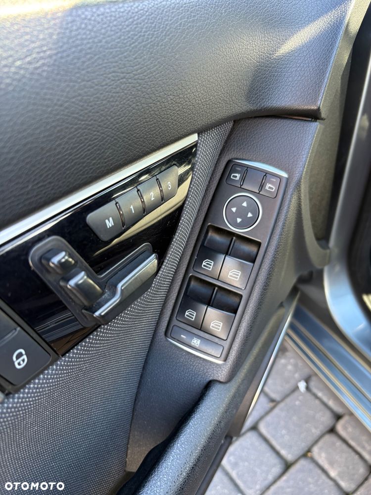 Mercedes-Benz Klasa C 220 CDI DPF Automatik BlueEFFICIENCY Avantgarde - 14