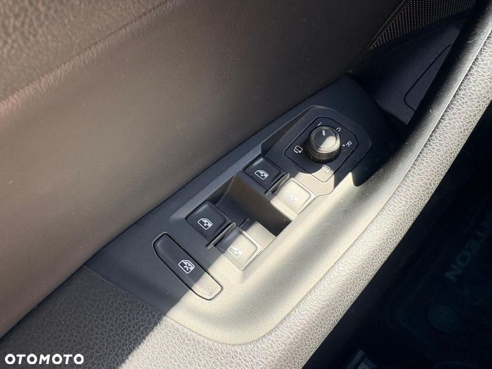 Volkswagen Arteon 2.0 TDI Bi-Turbo SCR 4Mot R-Line DSG - 24