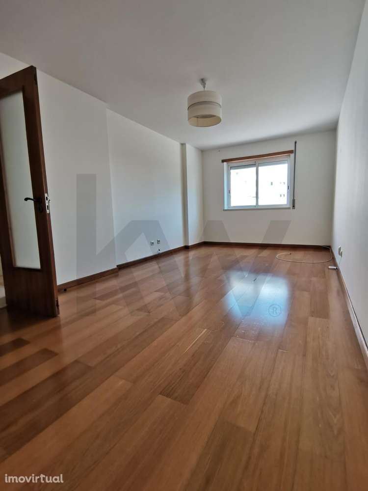 T1 - Arrendamento- Lumiar - Arrecadação - Parqueamento - Grande imagem: 5/11