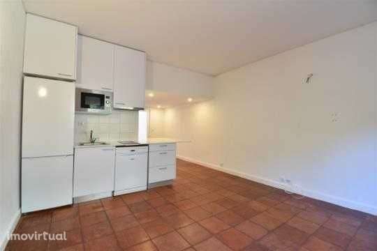 Apartamento T1 com varanda em excelente localização, Monte Estoril - Grande imagem: 3/11