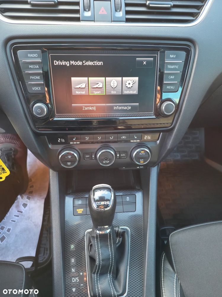 Skoda Octavia Combi 2.0 TSI (Green tec) DSG RS - 29
