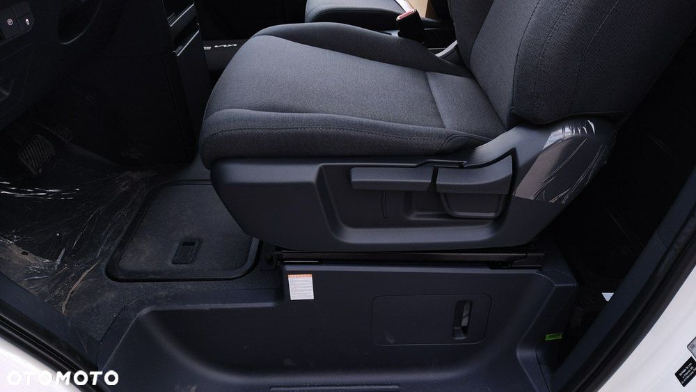 Kia PV5 - 10