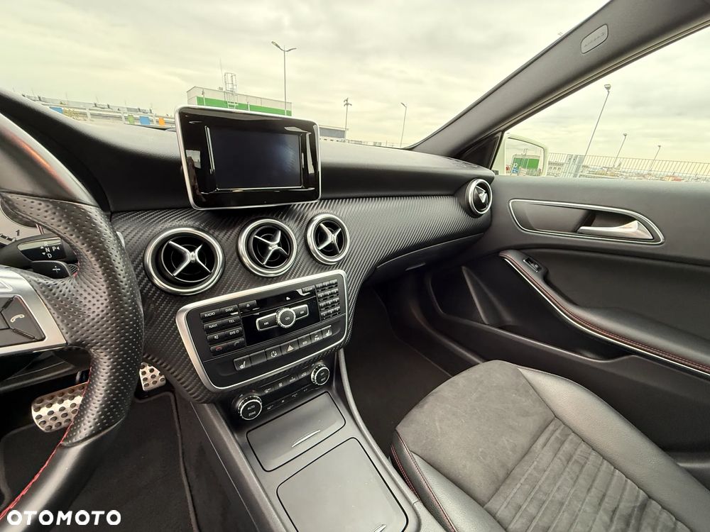 Mercedes-Benz Klasa A 250 4Matic 7G-DCT AMG Line - 28