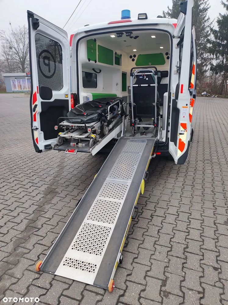 Ford Transit Karetka Ambulans - 12
