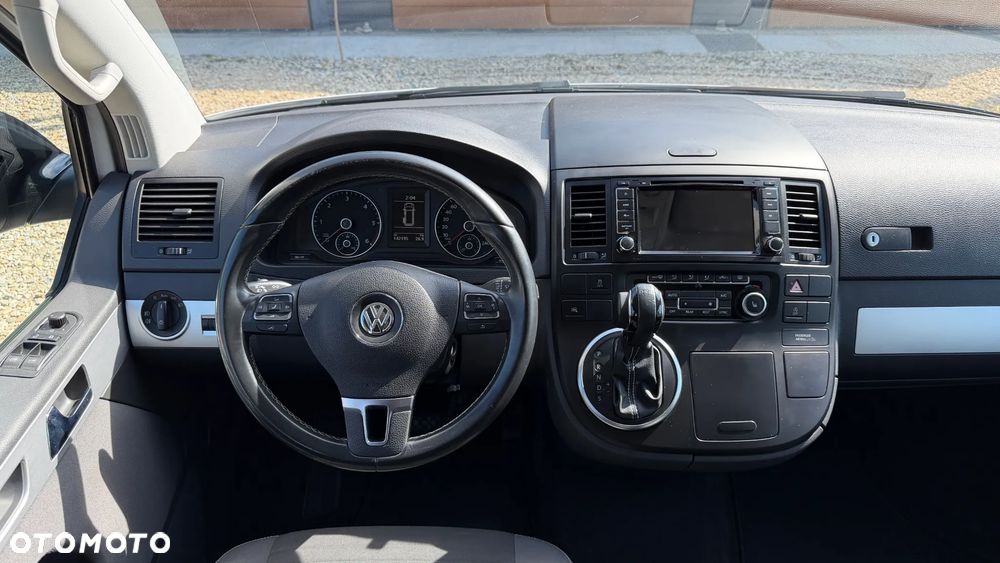 Volkswagen Multivan - 17