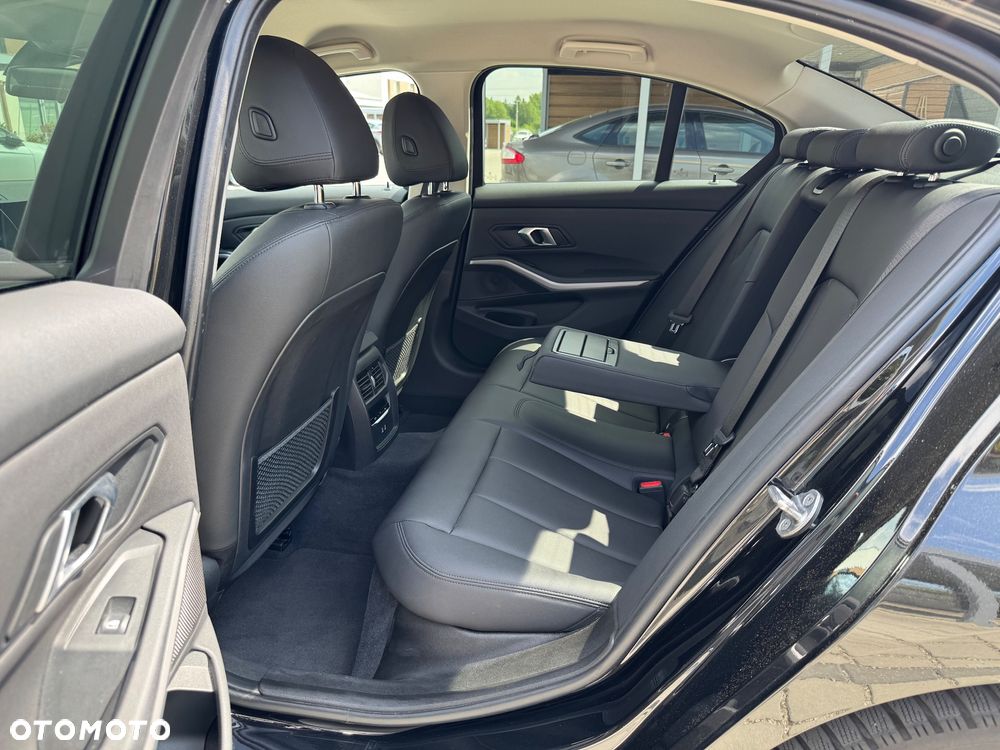 BMW Seria 3 320e Sport Line sport - 13