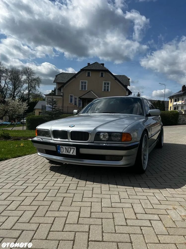 BMW Seria 7 740i - 4