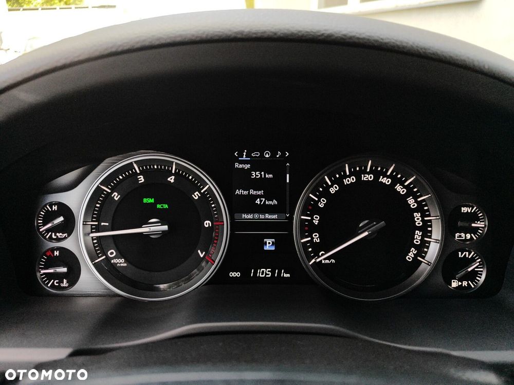 Toyota Land Cruiser - 20