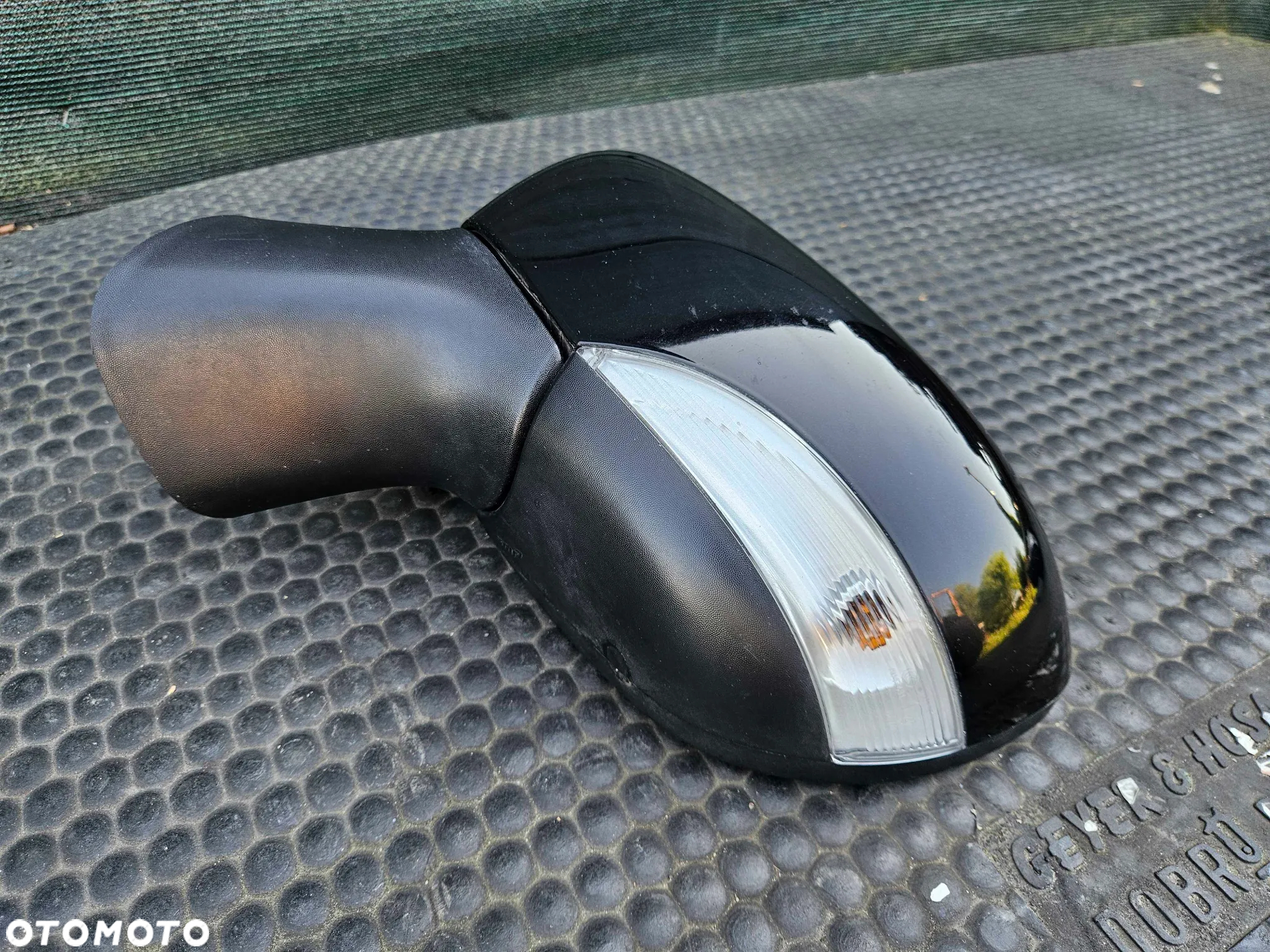 Lusterko Lusterka Zewnetrzne EUROPA Lewe 9pin Prawe 11pin Czarne Renault Captur I 1 - 5