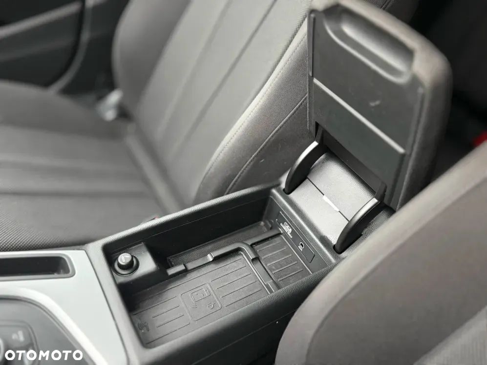 Audi A4 Limousine - 17